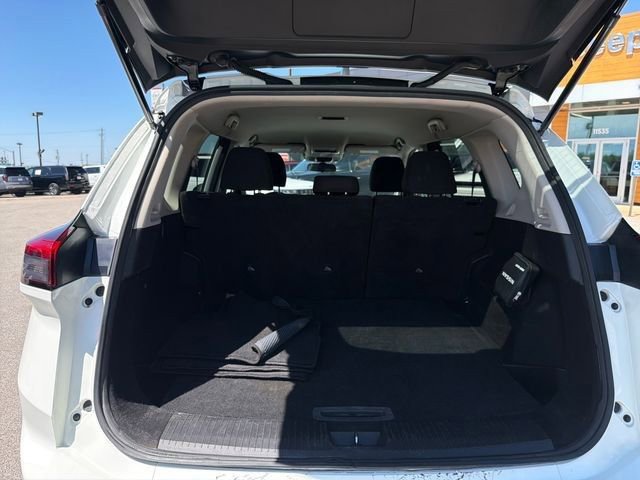 Used 2024 Nissan Rogue S AWD/4WD image 26