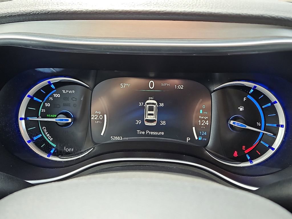 Used 2024 Chrysler Pacifica Premium image 19