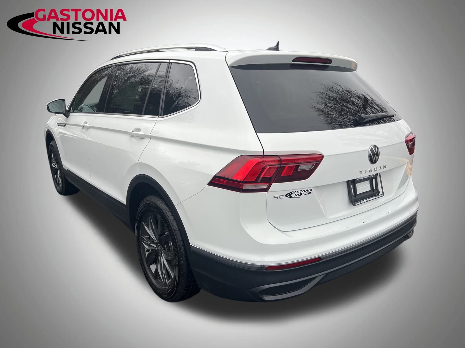 Used 2024 Volkswagen Tiguan SE image 13