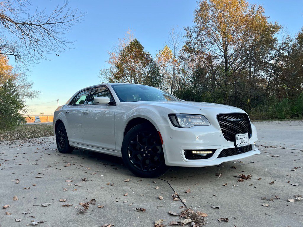 New 2023 Chrysler 300 Touring L w/ Popular Equipment Group image 1