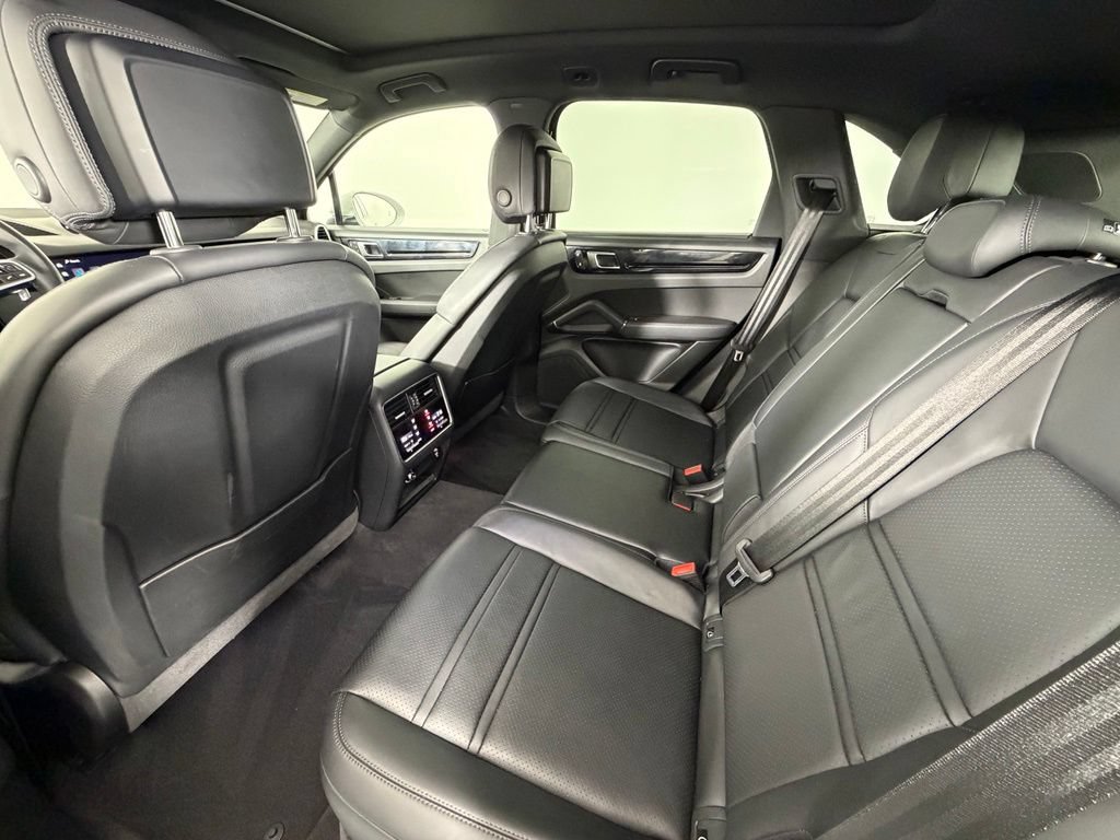 Certified 2023 Porsche Cayenne AWD/4WD image 37