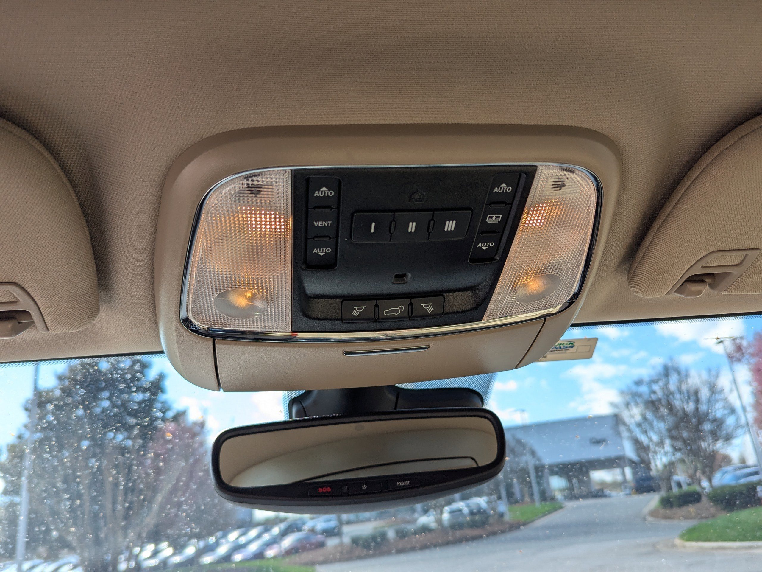 Used 2020 Jeep Grand Cherokee Limited w/ Luxury Group II image 29