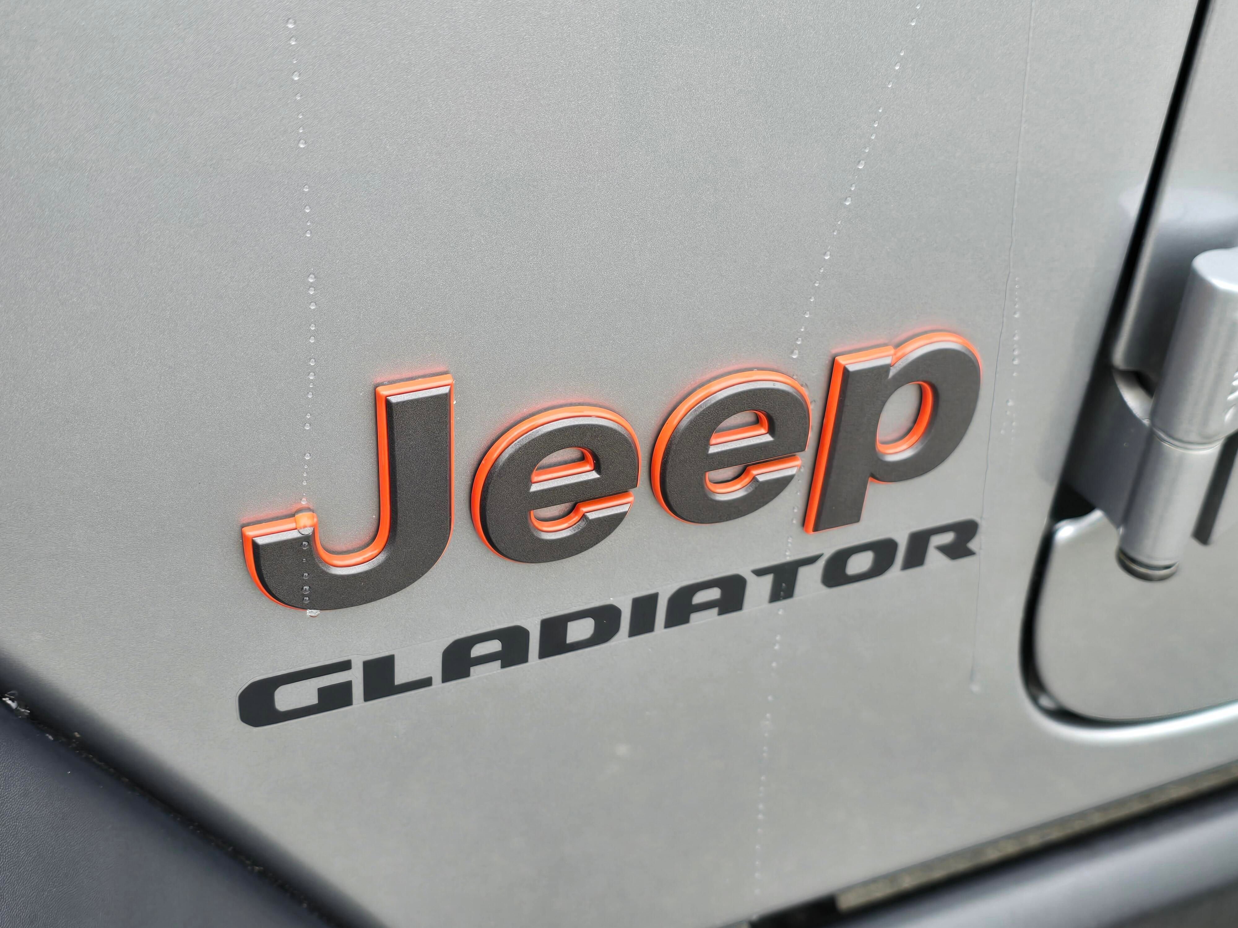 Used 2020 Jeep Gladiator Mojave AWD/4WD image 11