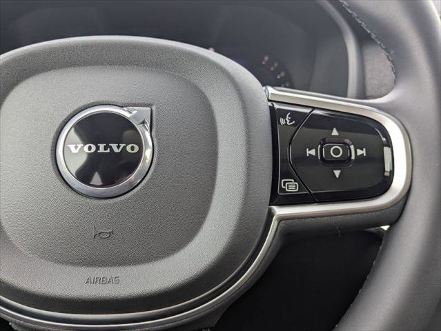 Used 2025 Volvo XC90 B6 Plus image 15