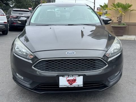Used 2017 Ford Focus SEL w/ Cold Weather Package FWD image 2