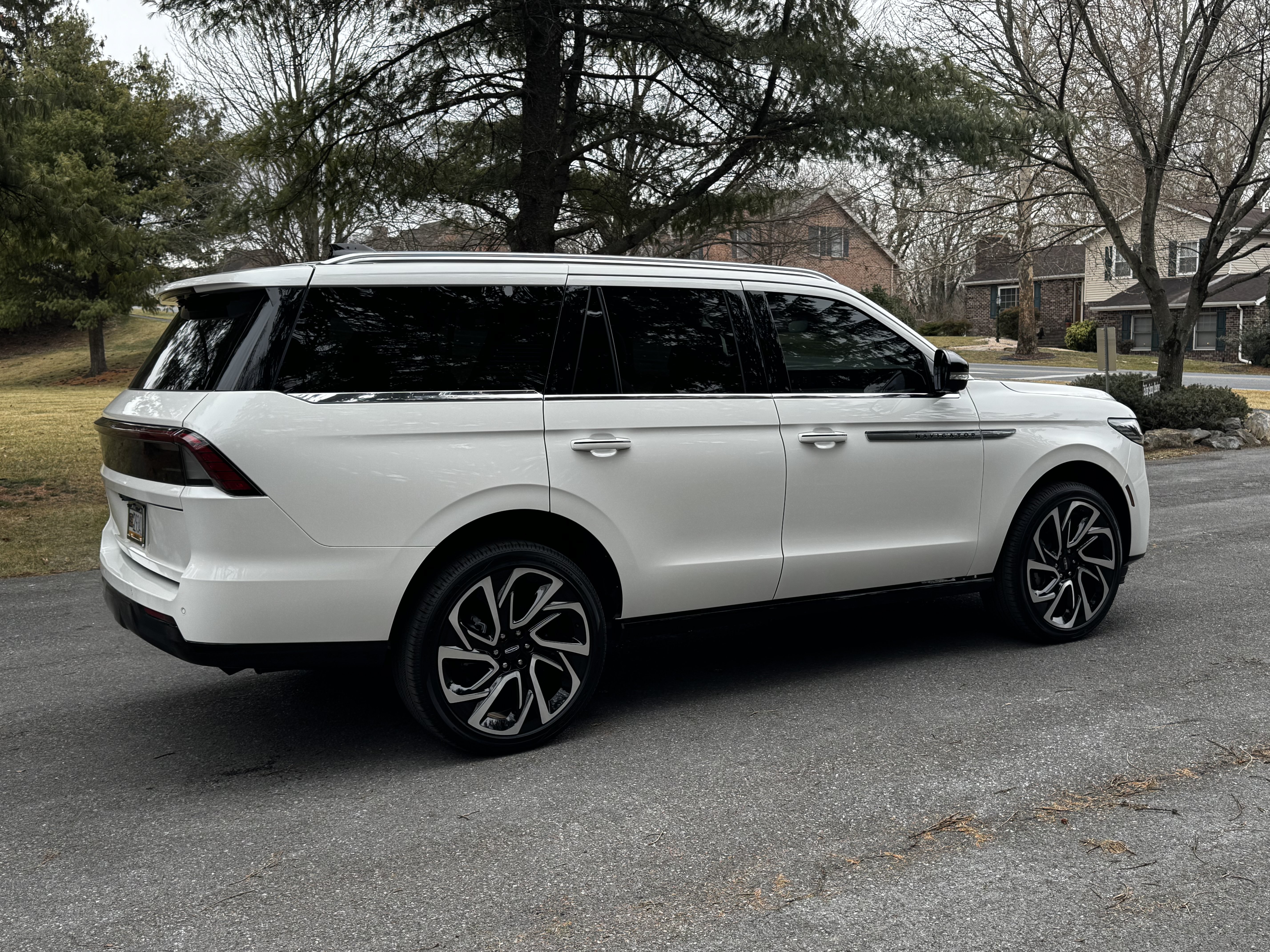 Used 2026 Lincoln Navigator Reserve AWD/4WD image 9