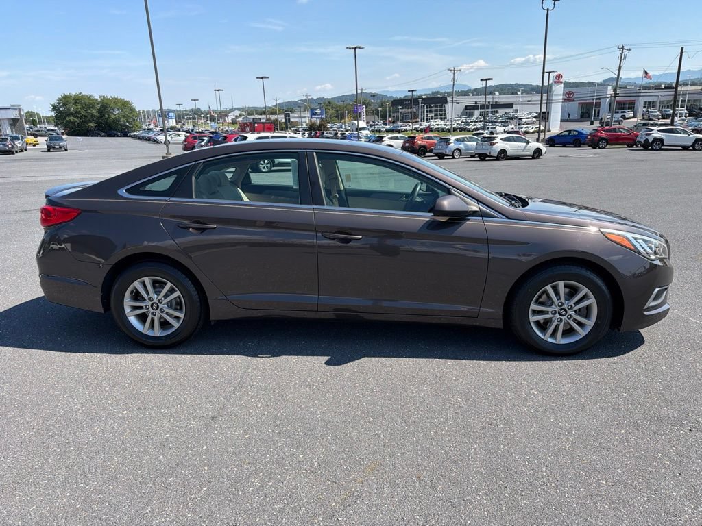 Used 2017 Hyundai Sonata SE FWD image 6
