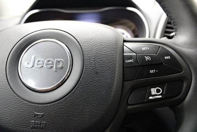 Used 2022 Jeep Cherokee Trailhawk image 25