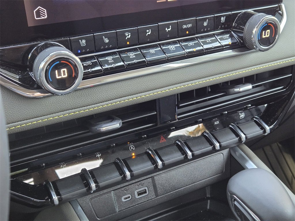 Used 2026 Chevrolet Colorado ZR2 w/ Technology Package image 20