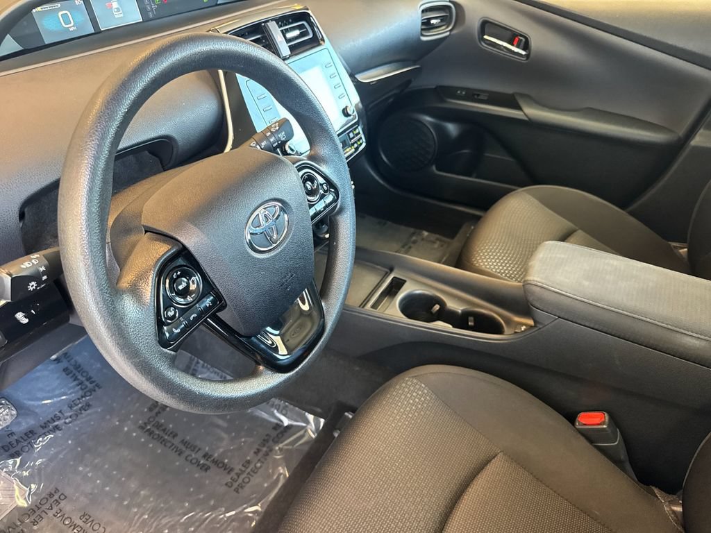 Used 2022 Toyota Prius LE FWD image 11