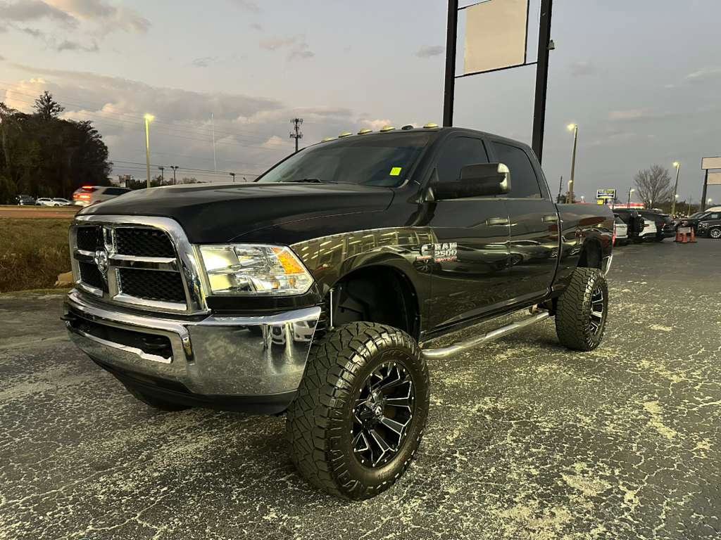 Used 2018 RAM 2500 Tradesman w/ Chrome Appearance Group image 3