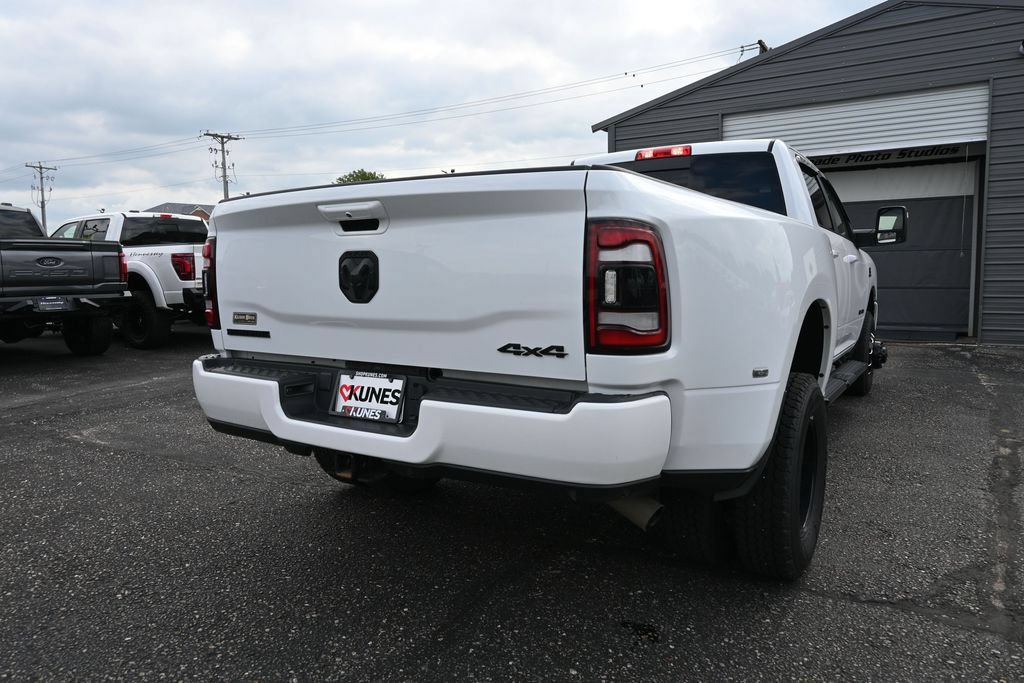 Used 2024 RAM 3500 Big Horn w/ Night Edition AWD/4WD image 13