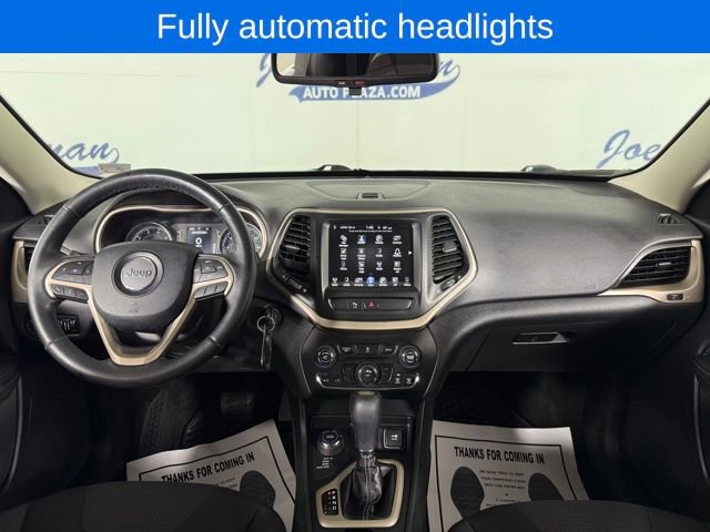 Used 2015 Jeep Cherokee Latitude w/ Cold Weather Group image 18