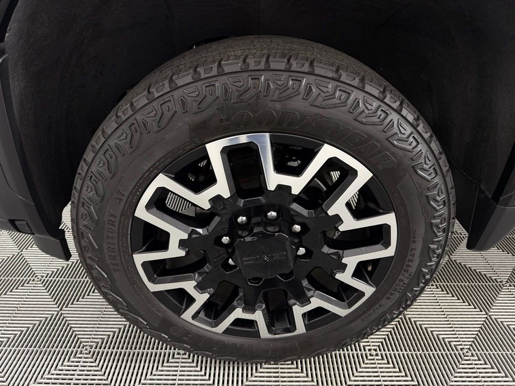 Used 2024 GMC Sierra 2500 AT4 w/ AT4 Premium Plus Package image 11