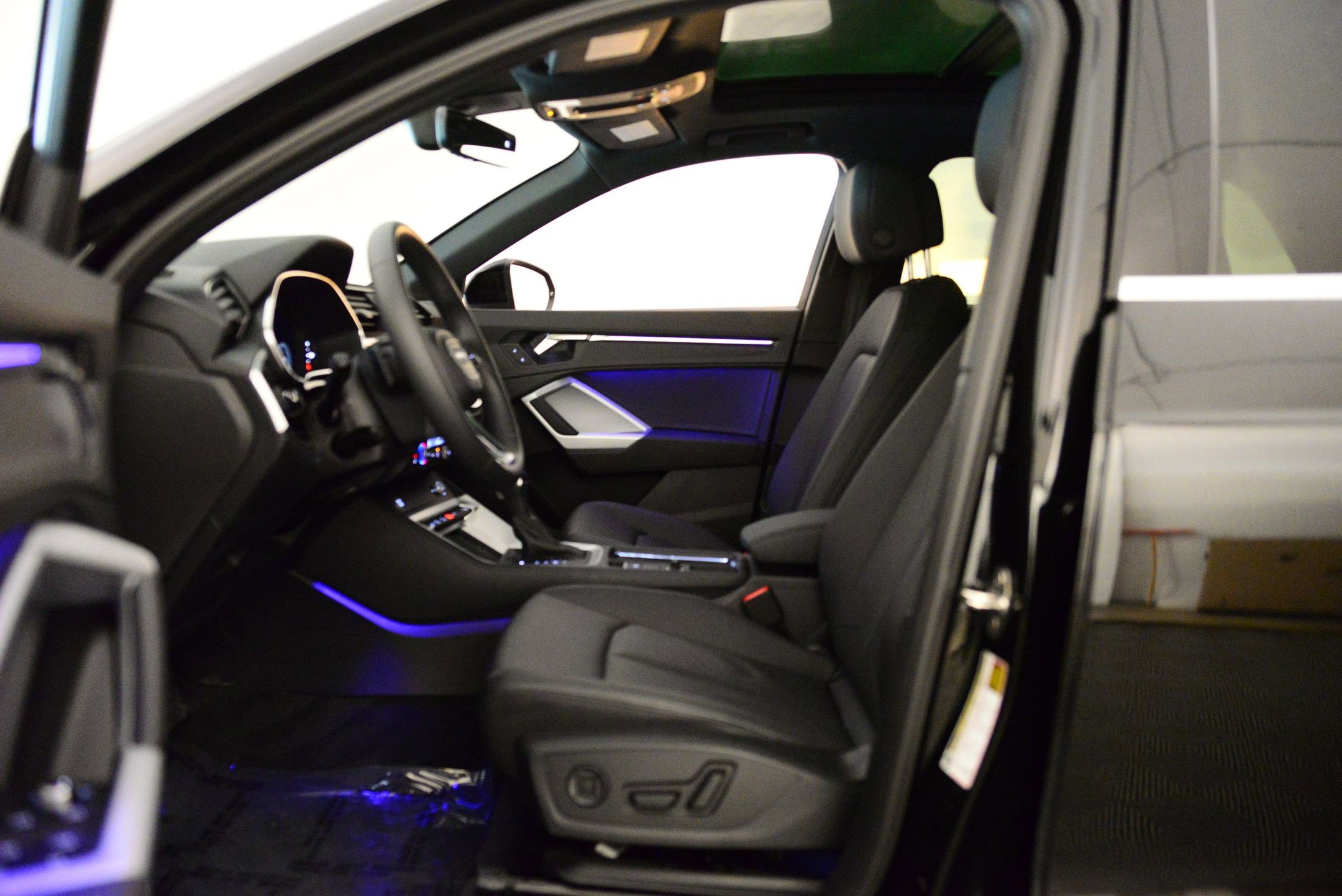 Certified 2025 Audi Q3 2.0T Premium Plus w/ Premium Plus Package image 24