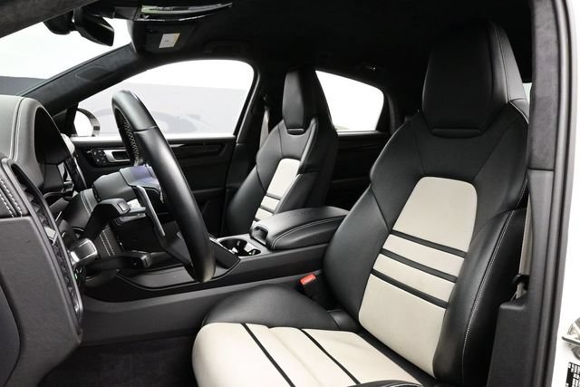 Certified 2023 Porsche Cayenne Turbo GT AWD/4WD image 5