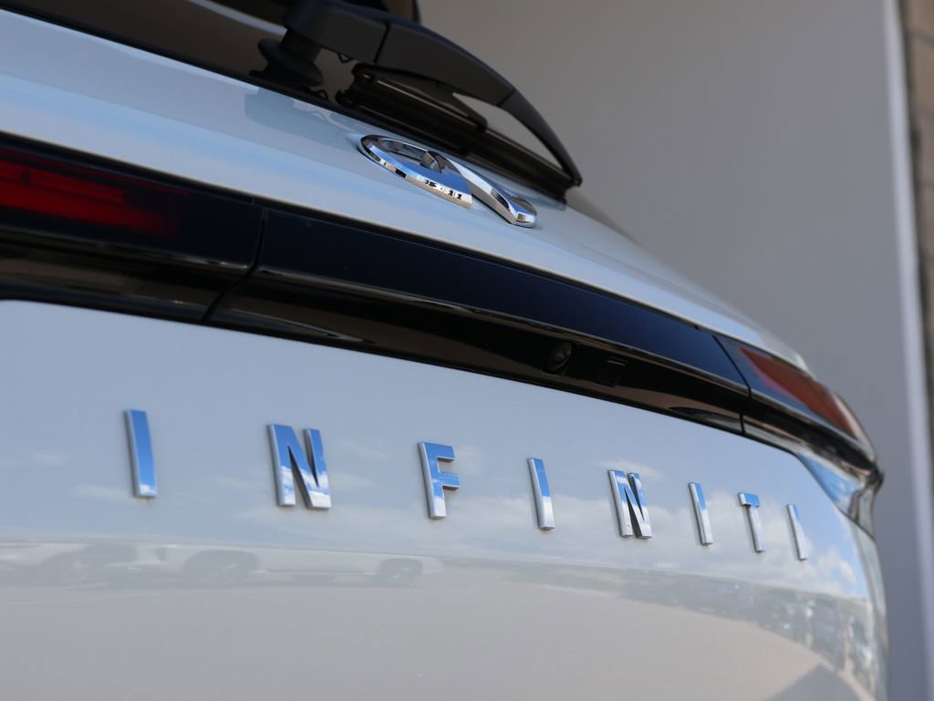 Certified 2023 INFINITI QX60 Luxe w/ Cargo Package AWD/4WD image 40