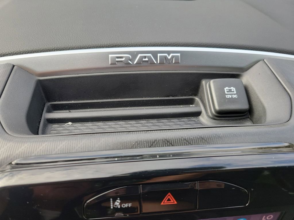 Used 2025 RAM 1500 Big Horn AWD/4WD image 30