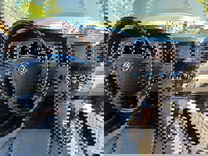 Used 2011 Toyota Sequoia Platinum AWD/4WD image 19