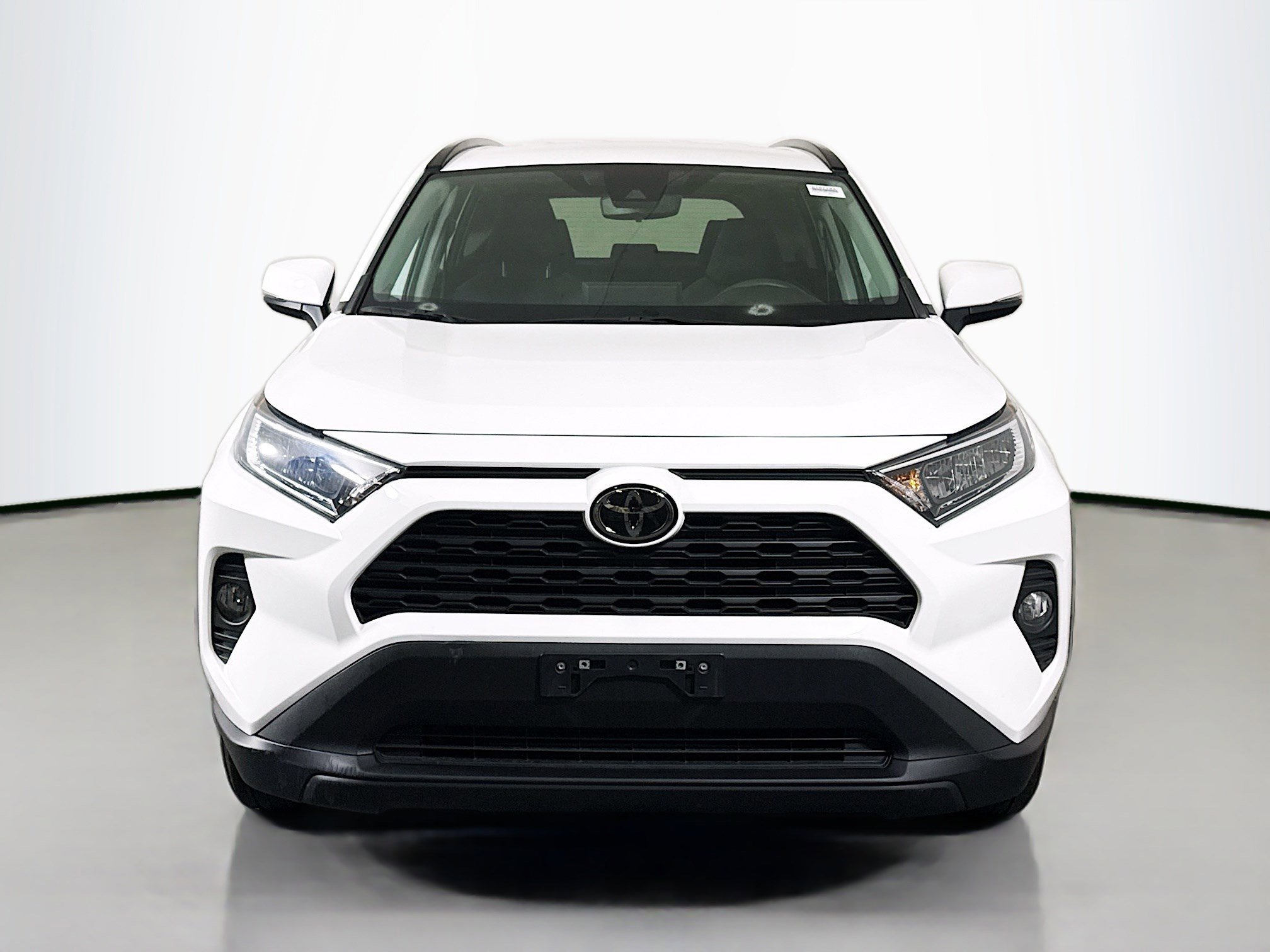Used 2021 Toyota RAV4 XLE image 2
