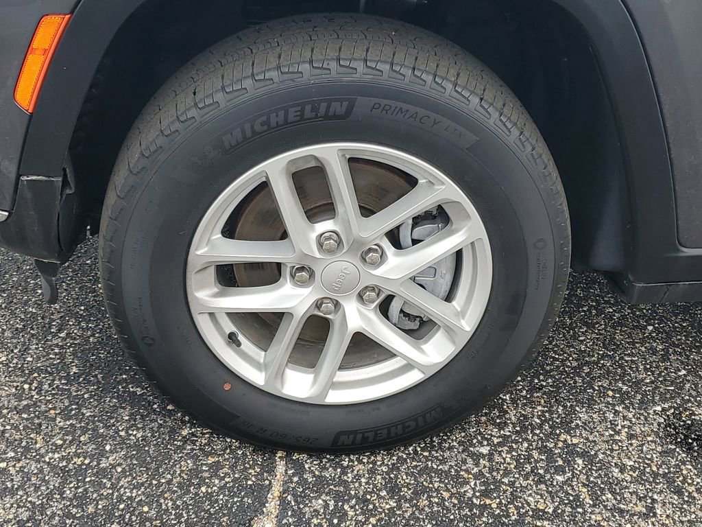 Used 2023 Jeep Grand Cherokee L Laredo image 33