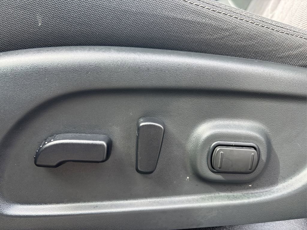 Used 2024 Nissan Titan SV w/ SV Bronze Edition Package image 36