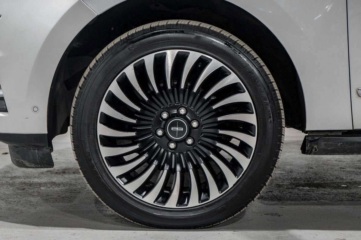 Used 2021 Lincoln Navigator L Black Label w/ Cargo Convenience Package image 68