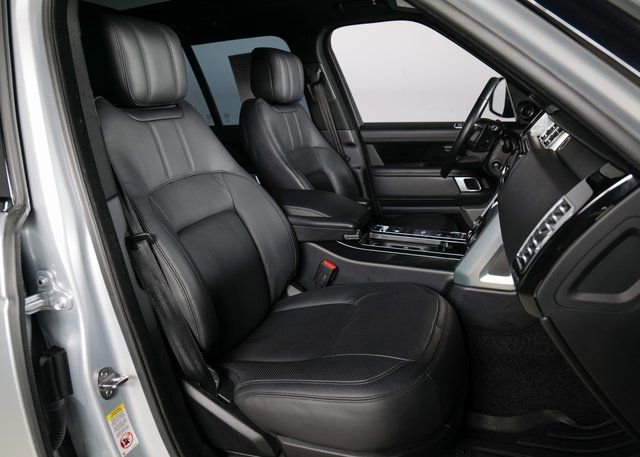 Used 2020 Land Rover Range Rover HSE image 3