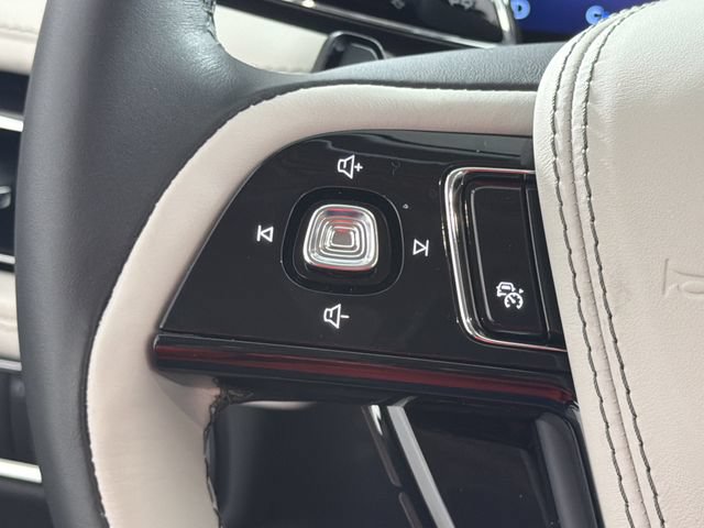 New 2026 Lincoln Aviator AWD image 10
