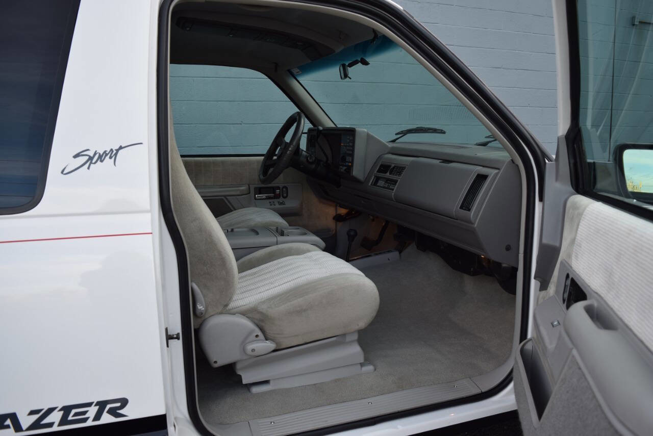 Used 1994 Chevrolet Blazer 4WD image 2