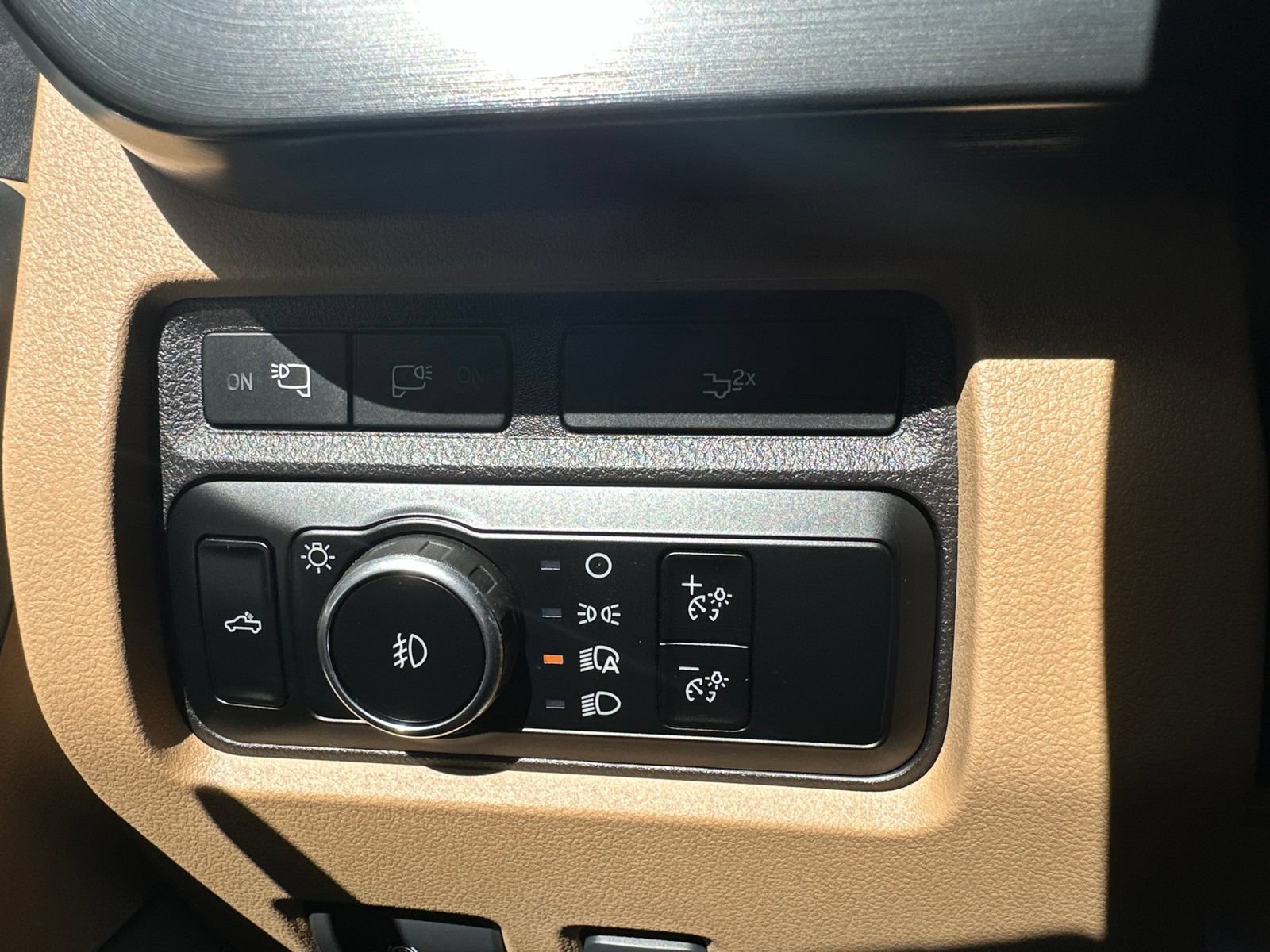 Used 2024 Ford F250 Lariat w/ Lariat Ultimate Package AWD/4WD image 25