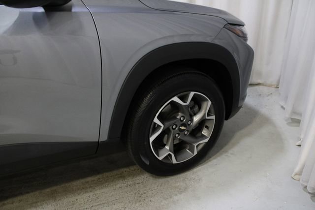 Used 2025 Chevrolet Trax LT w/ Driver Confidence Package image 33