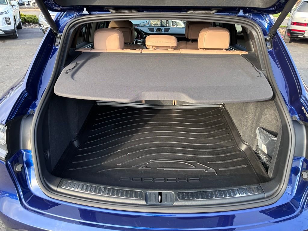 Used 2023 Porsche Macan S AWD/4WD image 15