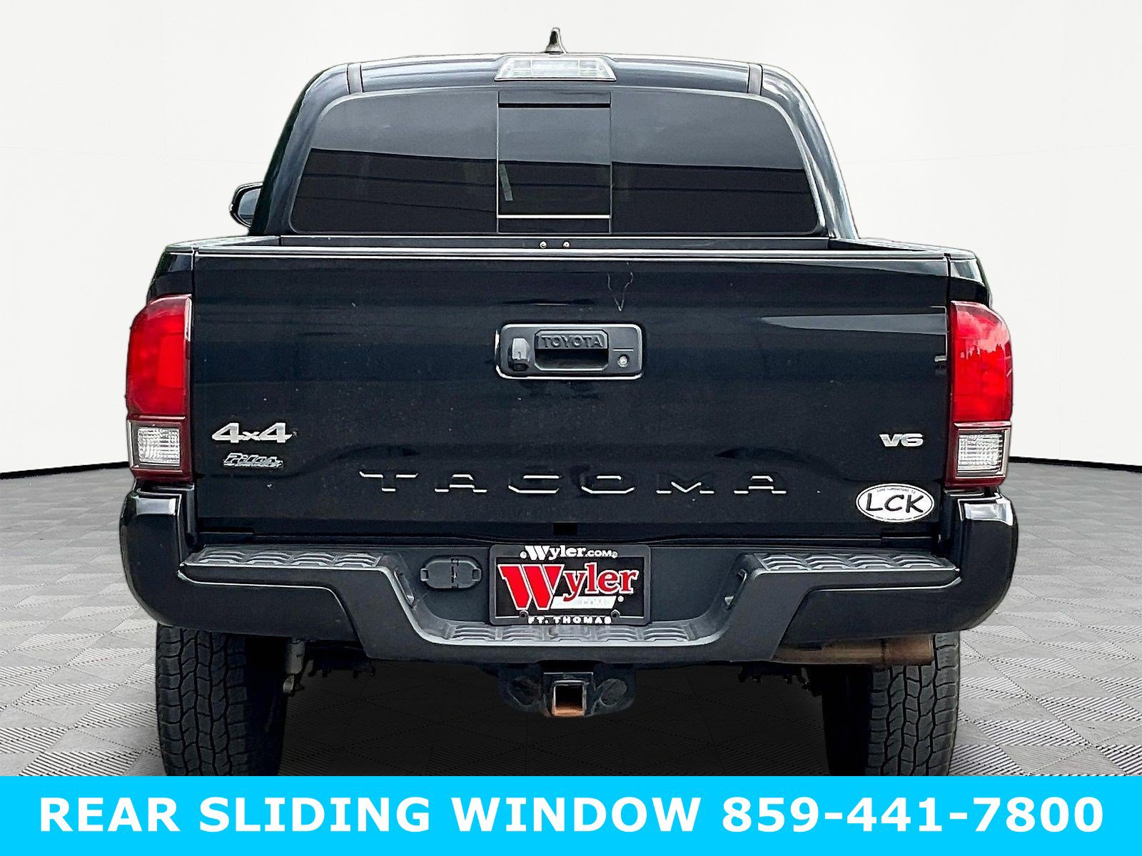 Used 2021 Toyota Tacoma SR5 w/ Technology Package AWD/4WD image 5