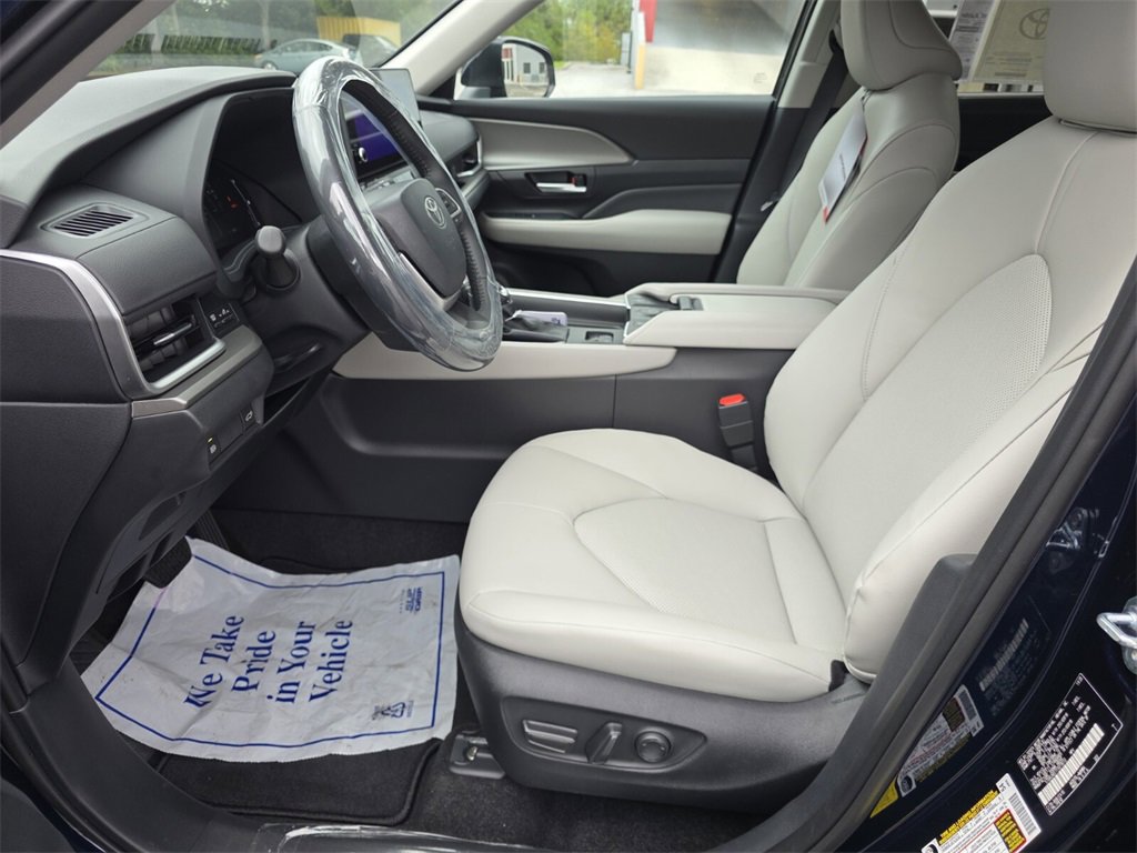 New 2026 Toyota Grand Highlander XLE image 26