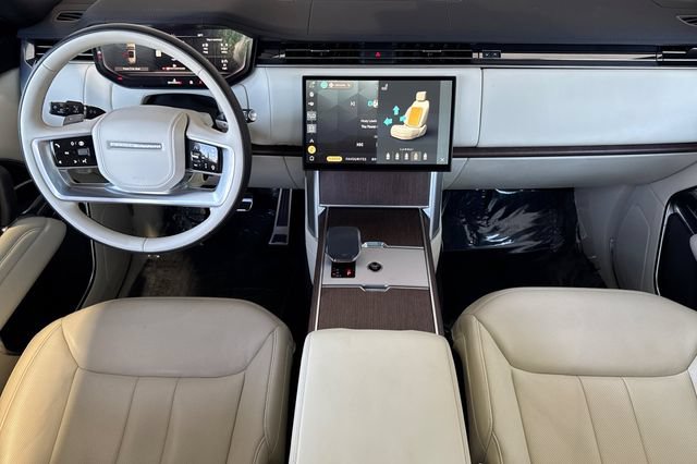 Used 2024 Land Rover Range Rover Long Wheelbase SE AWD/4WD image 15