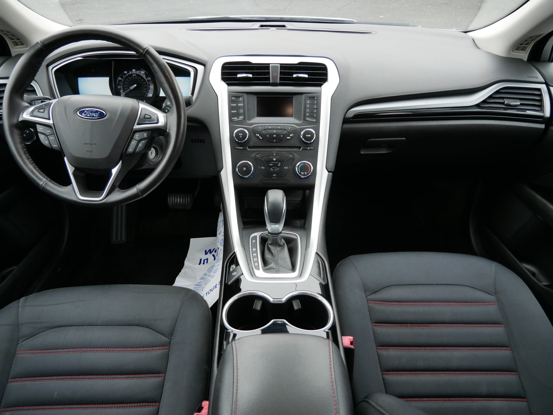 Used 2016 Ford Fusion SE image 10