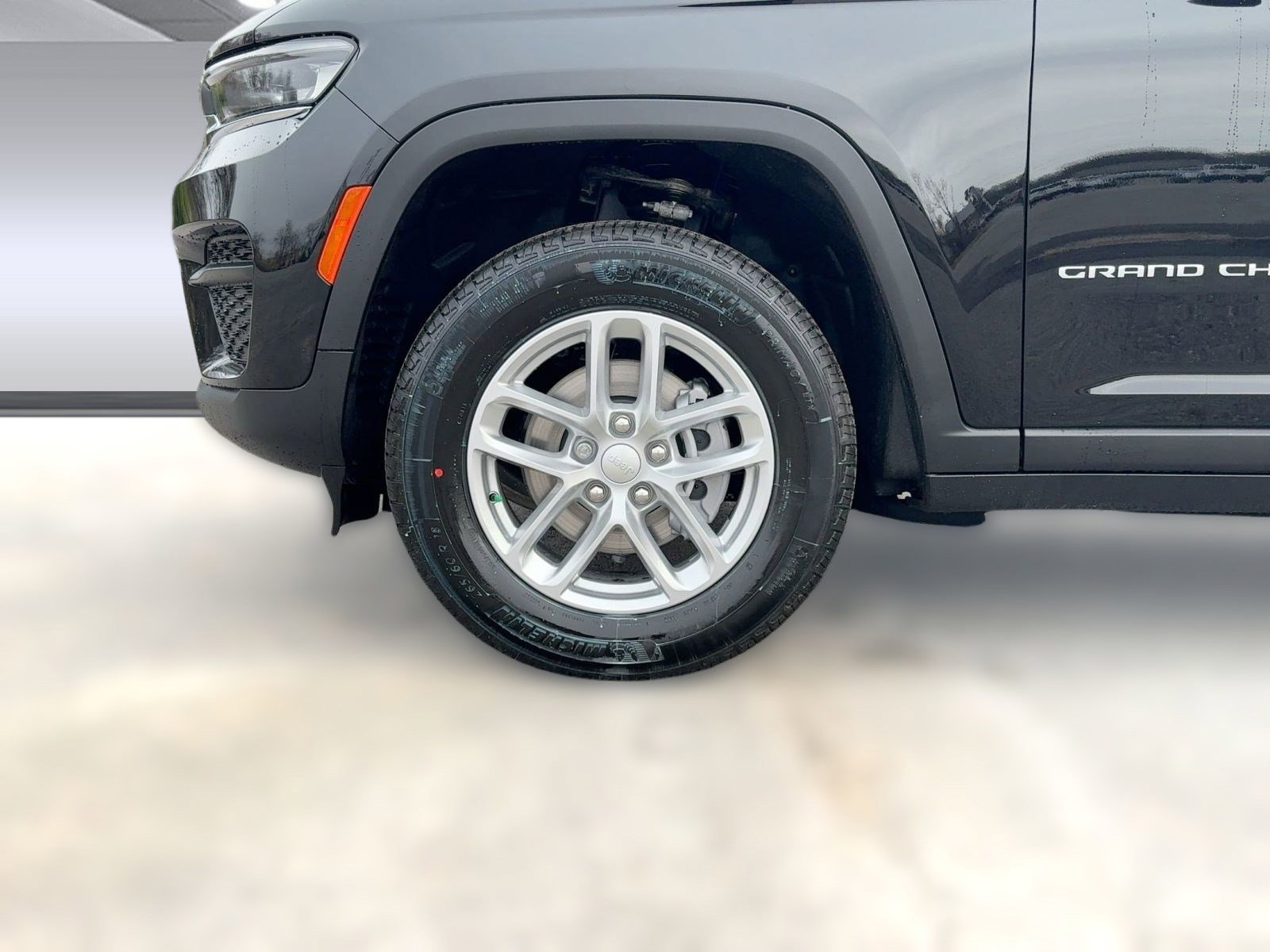 New 2025 Jeep Grand Cherokee Laredo X image 11