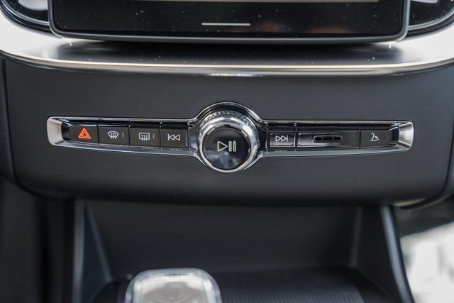 New 2026 Volvo XC90 B6 Plus w/ Protection Package Premier image 23