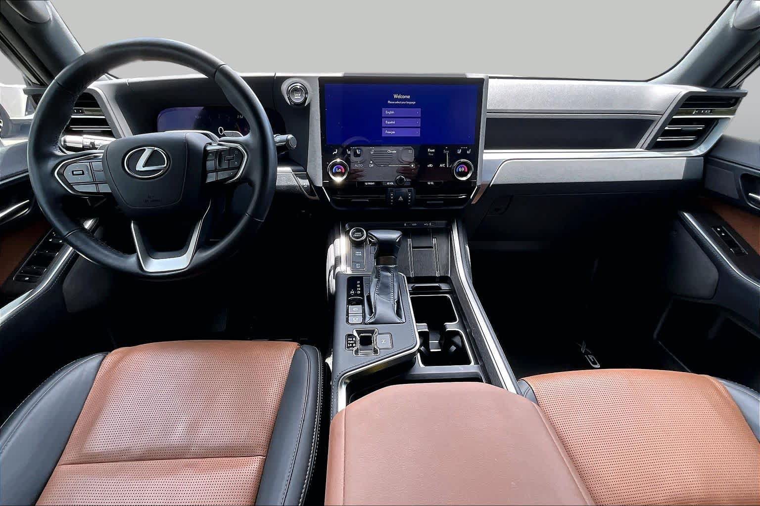 Used 2024 Lexus GX 550 w/ Accessory Package (Z1) AWD/4WD image 16