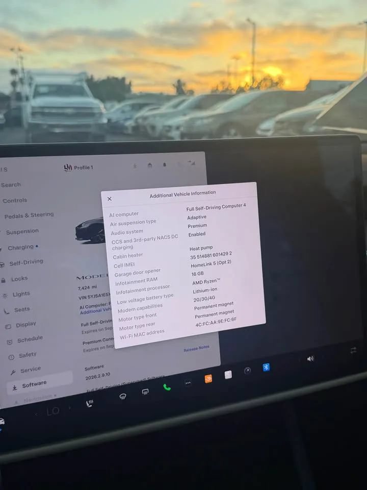 Used 2025 Tesla Model S AWD/4WD image 11