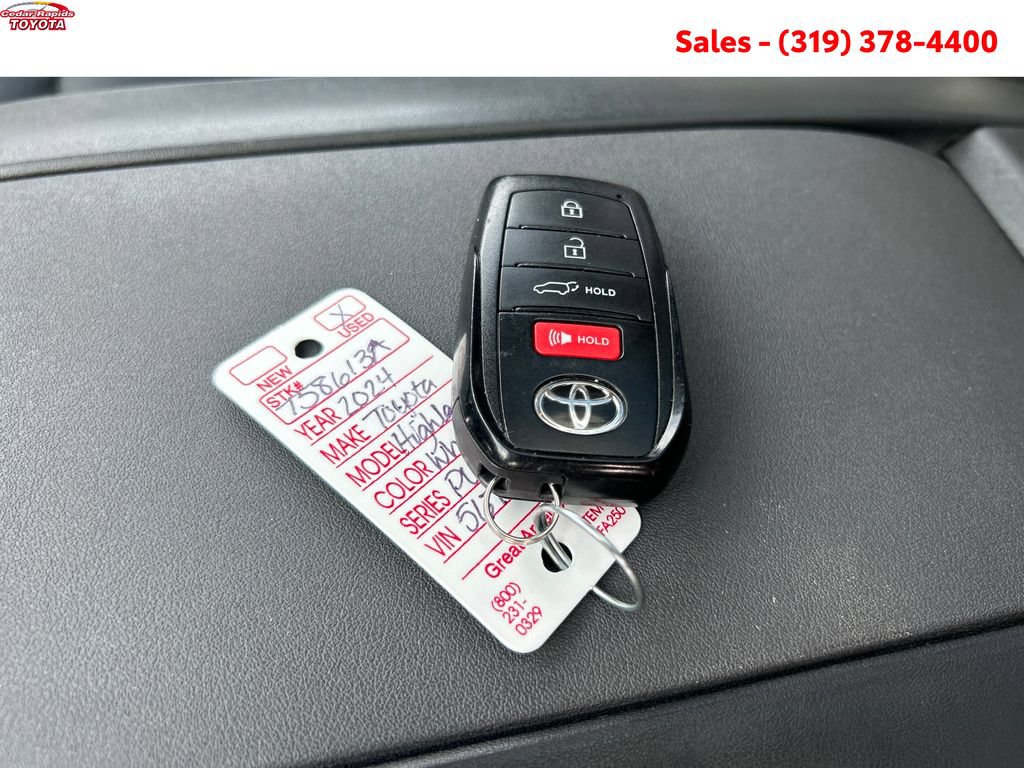 Certified 2024 Toyota Highlander Platinum AWD/4WD image 28