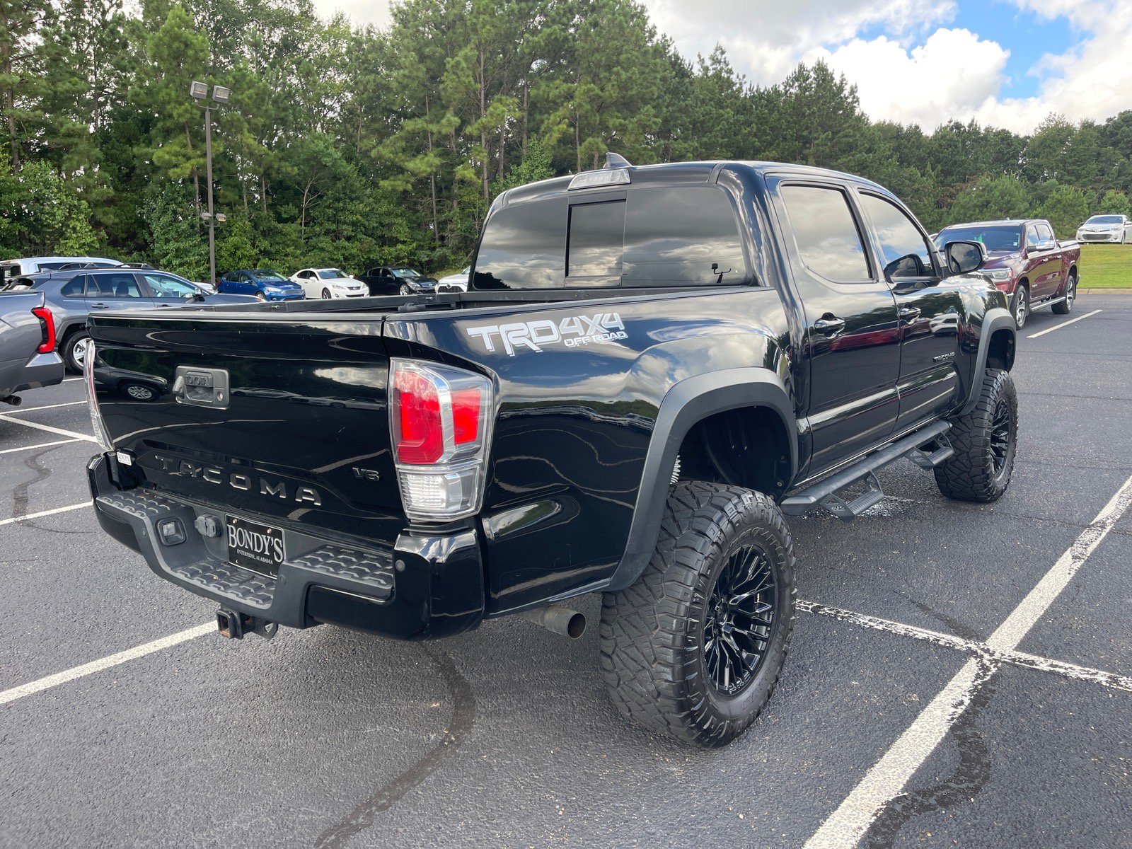 Used 2021 Toyota Tacoma TRD Off-Road w/ Technology Package AWD/4WD image 17