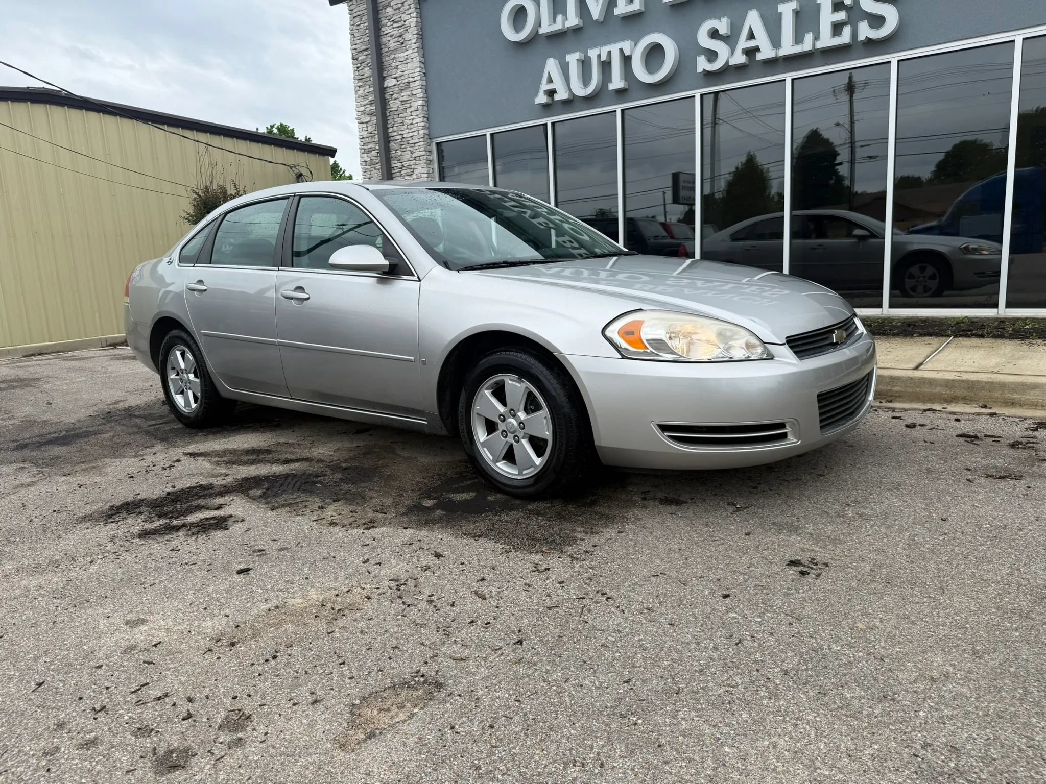 Used 2008 Chevrolet Impala LT FWD image 2