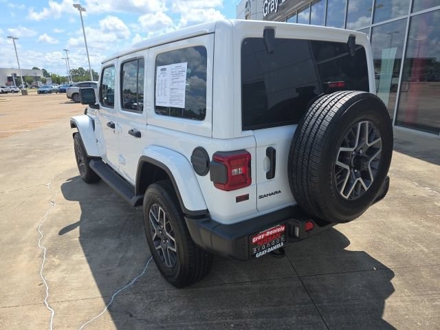 Used 2026 Jeep Wrangler Unlimited Sahara AWD/4WD image 12