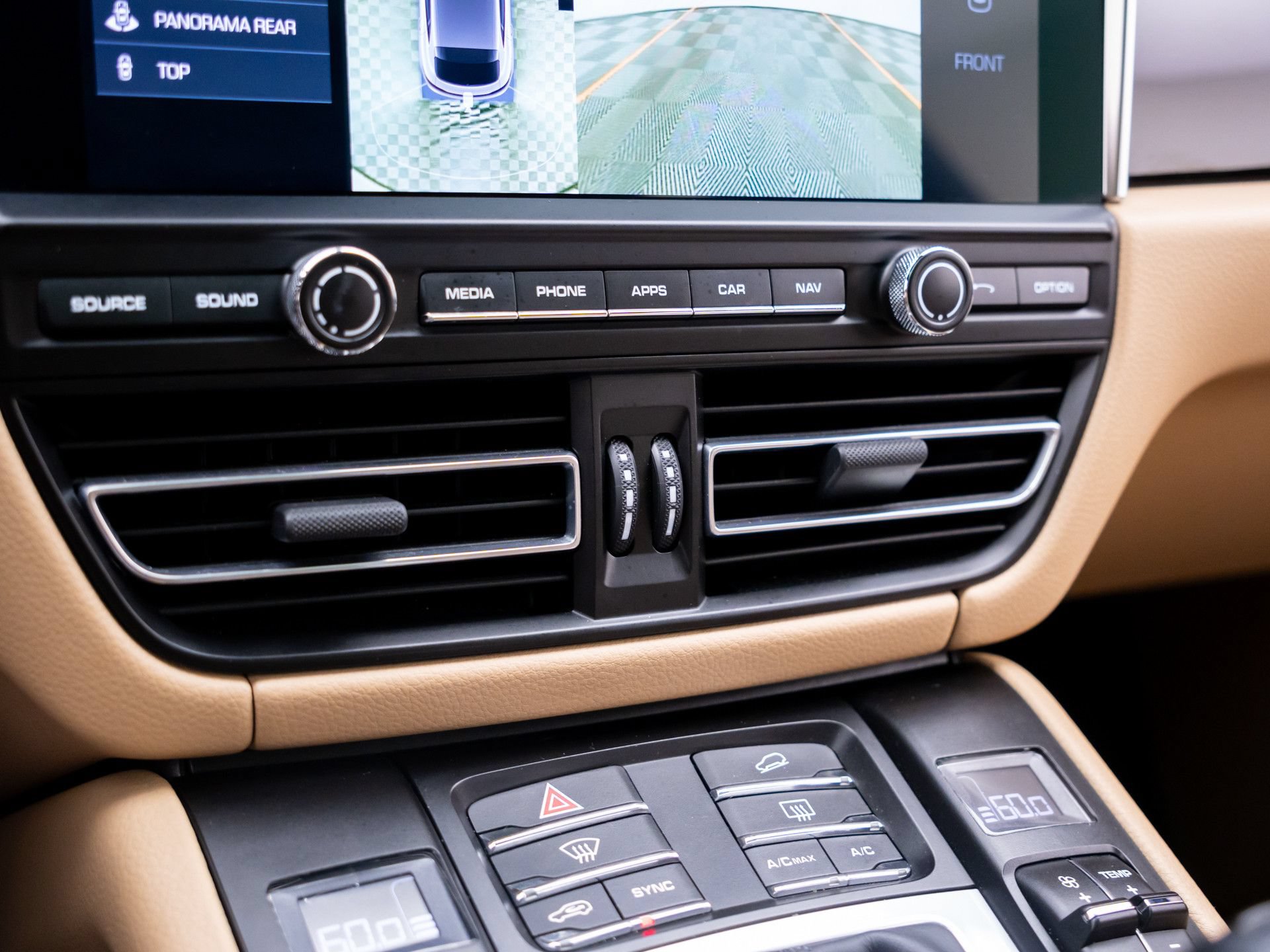Used 2021 Porsche Macan AWD/4WD image 26