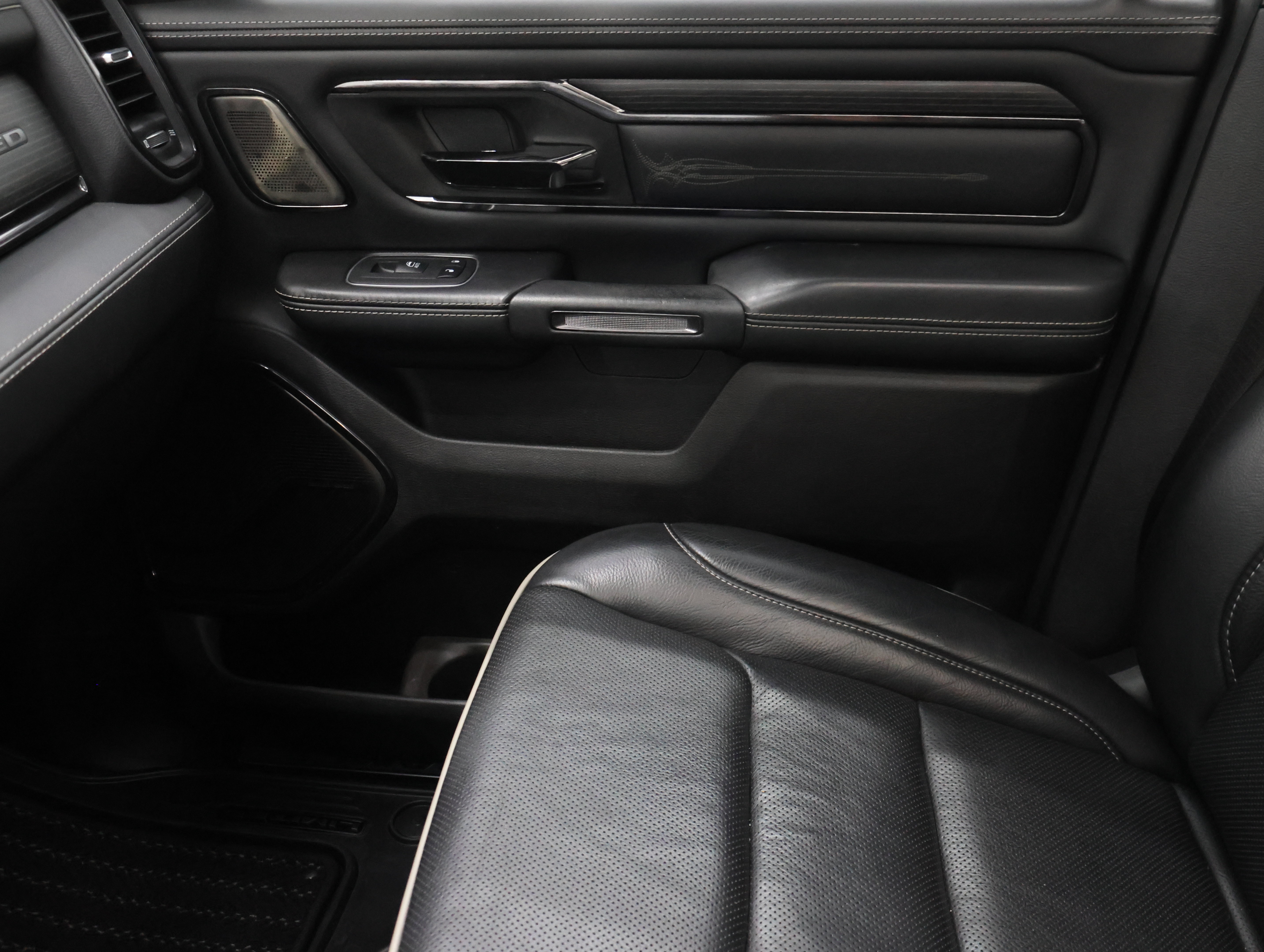 Used 2023 RAM 1500 Limited w/ Night Edition AWD/4WD image 14