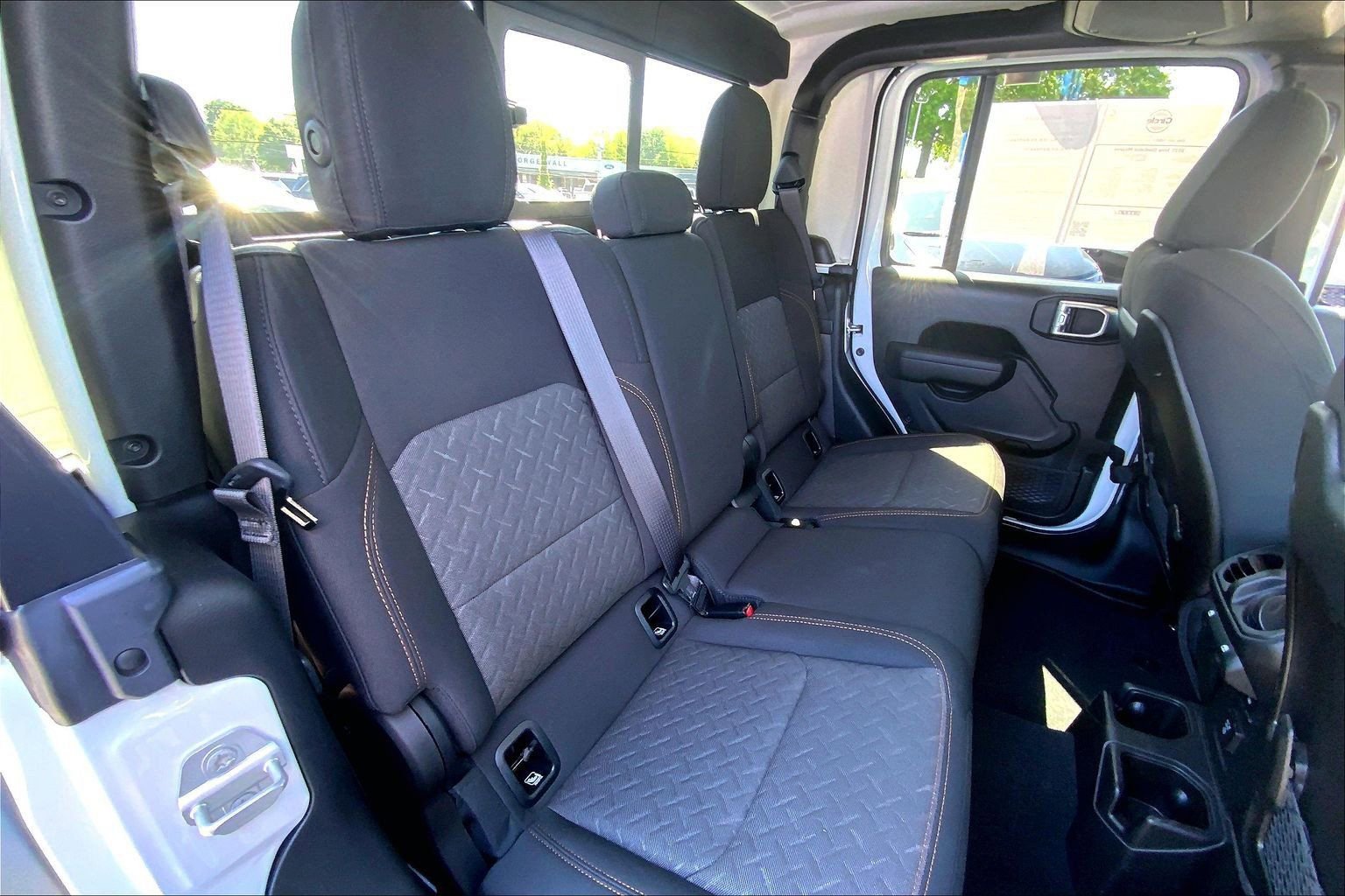 Certified 2025 Jeep Gladiator Mojave w/ Convenience Group AWD/4WD image 19