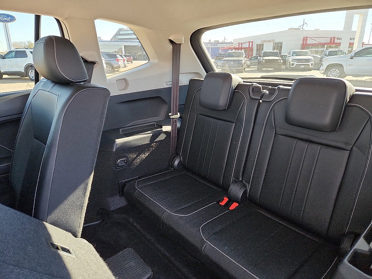 Used 2024 Volkswagen Tiguan SE image 5