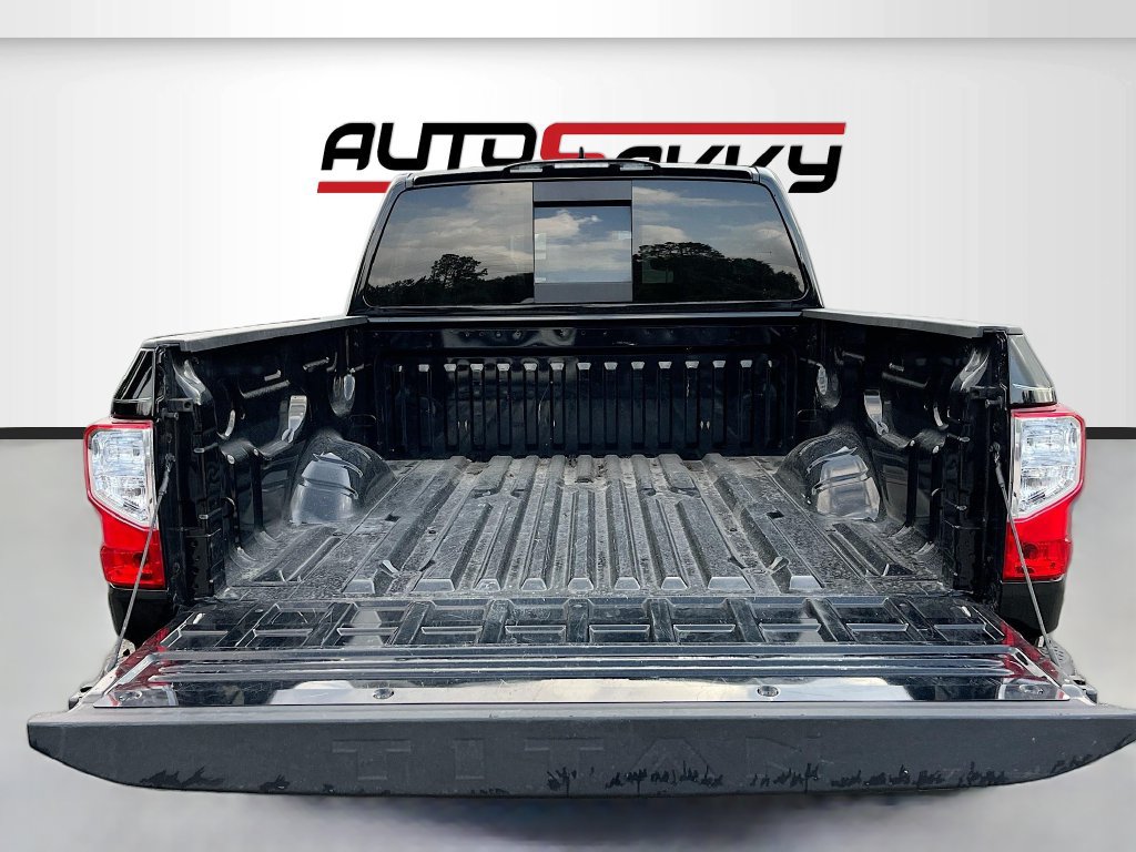 Used 2024 Nissan Titan SV AWD/4WD image 23